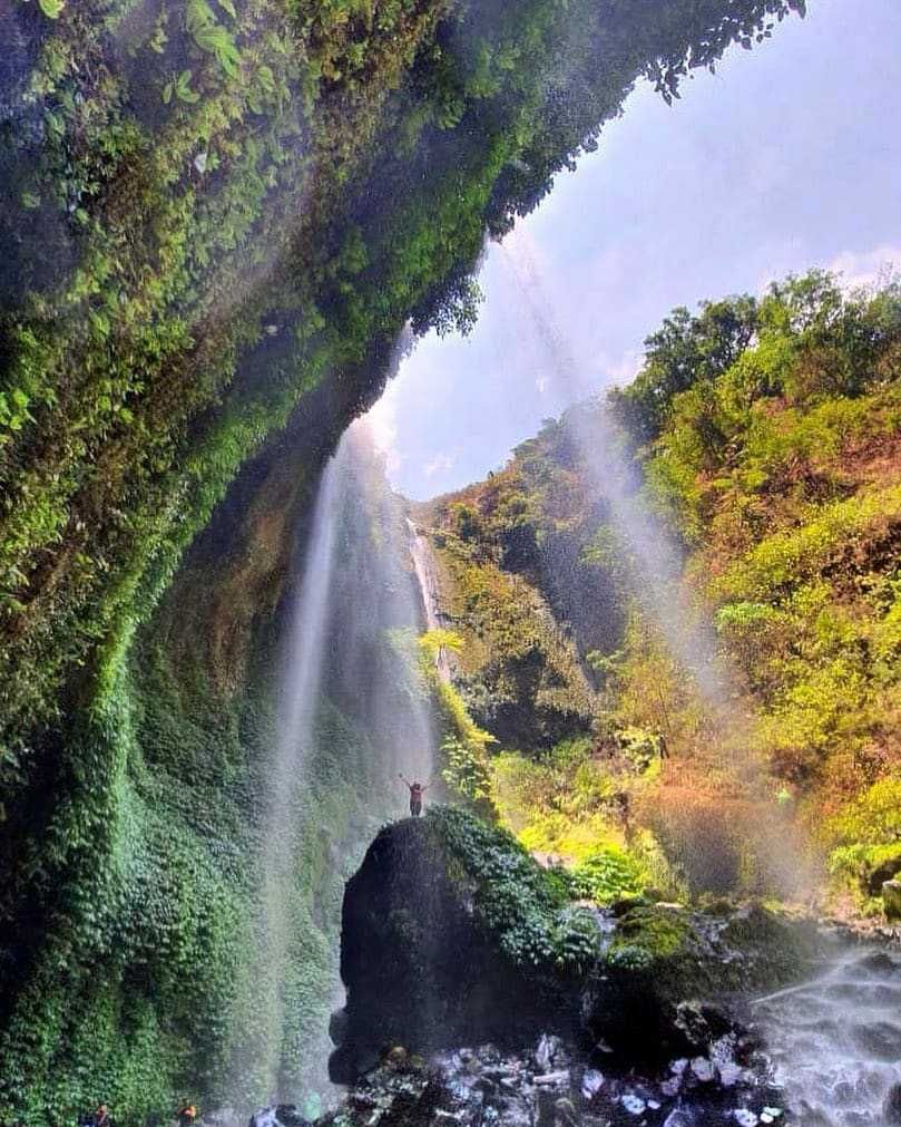 6 Wisata Air Terjun Di Indonesia Dengan Pesonanya Yang Indah 6