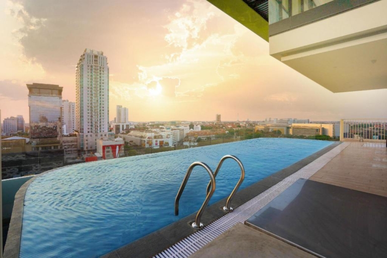 5 Hotel Yang Strategis Untuk Wisata Staycation Surabaya | Reservasiku.Com