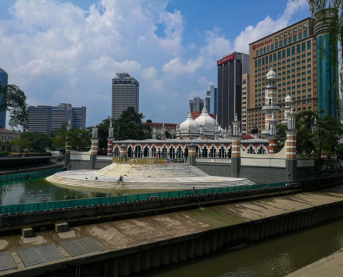 5 Wisata Masjid Kuala Lumpur Termegah Yang Bakal Membuatmu Betah Ibadah 3