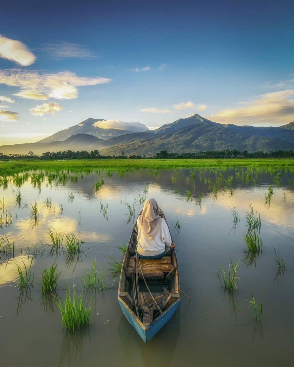 7 Wisata Danau Pulau Jawa Yang Horor dan Angker, Konon Di Huni Naga Raksasa 4