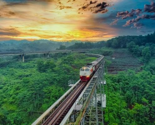 5 Jalur Kereta Api Terindah Di Wisata Indonesia yang Wajib Kamu Naiki