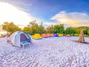 5 Destinasi Wisata Camping Keluarga Indonesia Wajib Untuk Kamu Kunjungi