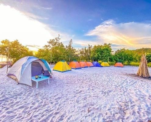 5 Destinasi Wisata Camping Keluarga Indonesia Wajib Untuk Kamu Kunjungi