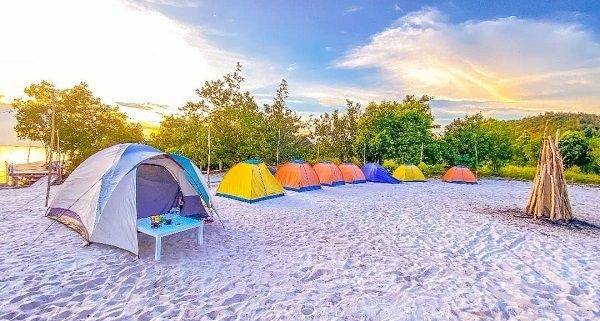 5 Destinasi Wisata Camping Keluarga Indonesia Wajib Untuk Kamu Kunjungi