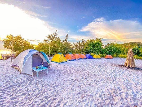 5 Destinasi Wisata Camping Keluarga Indonesia Wajib Untuk Kamu Kunjungi
