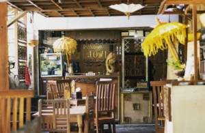 5 Tempat Makan Solo Berkonsep Nuansa Bali, Dari Kafe Sampai Angkringan 2