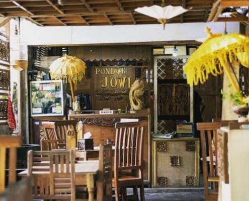 5 Tempat Makan Solo Berkonsep Nuansa Bali, Dari Kafe Sampai Angkringan 2