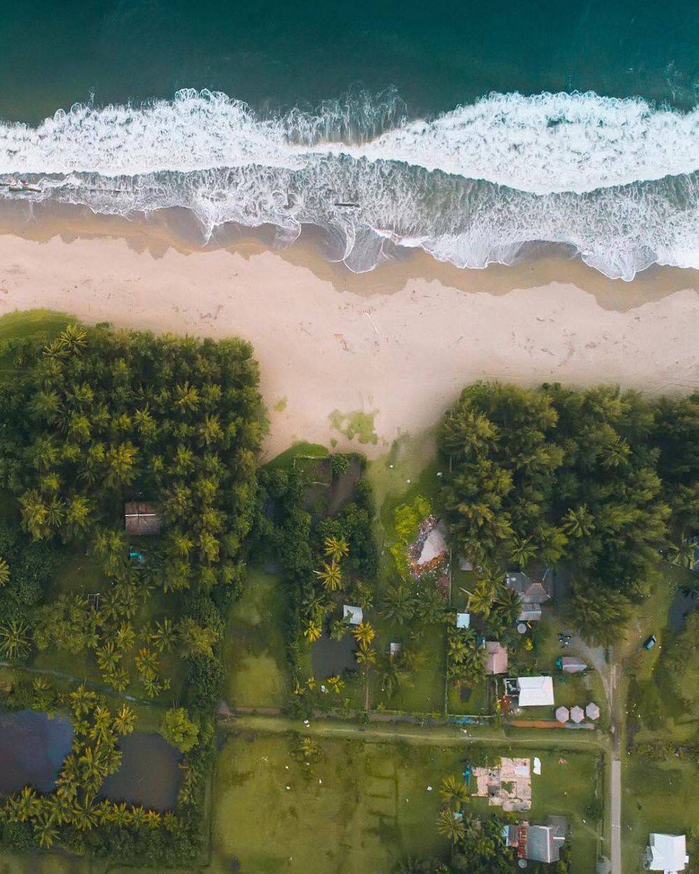 5 Destinasi Pantai Terbaik Aceh Barat Yang Harus Dikunjungi Saat Liburan 3