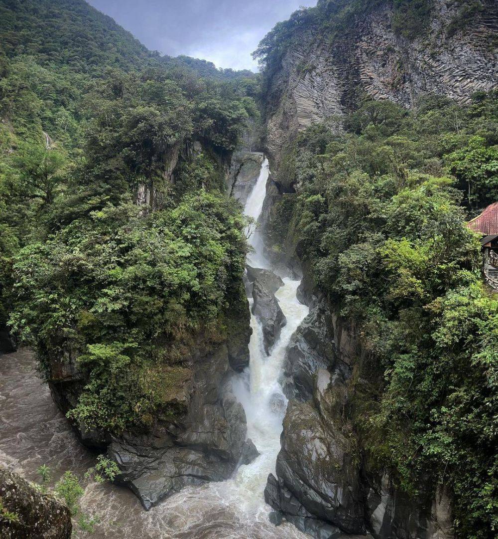 5 Destinasi Wisata Air Terjun Ekuador Terindah yang Membuat Liburan Anda Semakin Mempesona 4