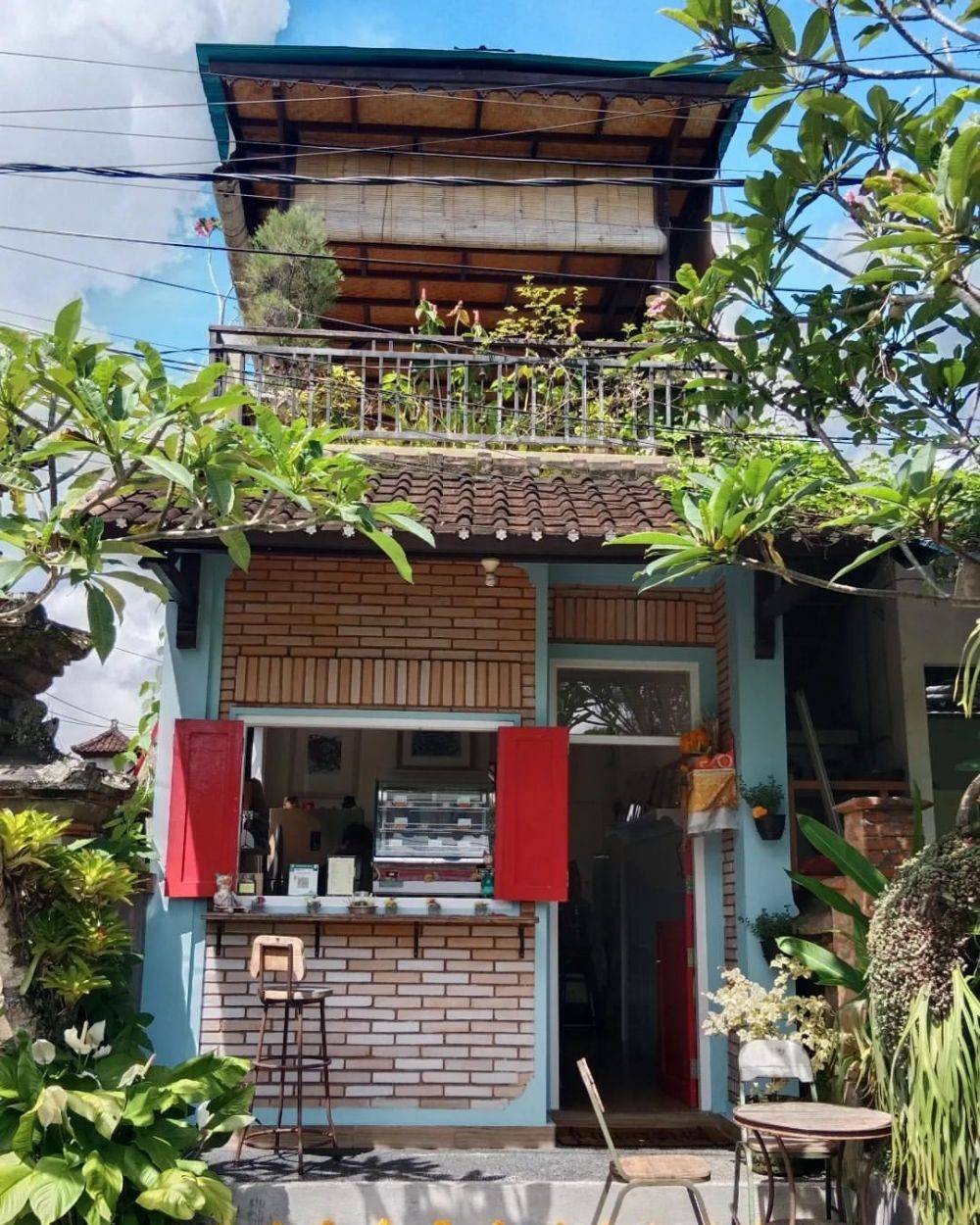 5 Kafe Mungil Ubud yang Cocok untuk Me-Time Dan Bersantai 5