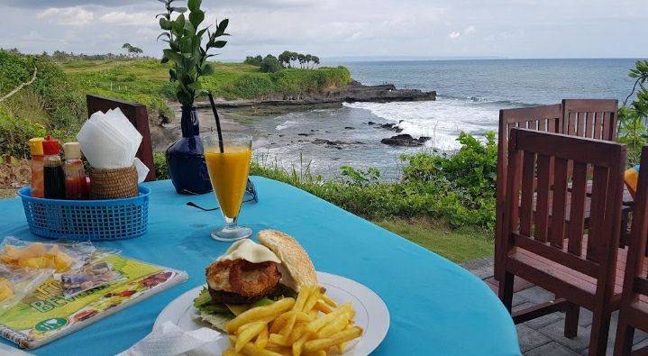 5 Pilihan Tempat Makan Keluarga Pura Tanah Lot, Harga Terjangkau dan Makanan Lezat