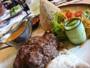 5 Rekomendasi Tempat Makan Keluarga Solo yang Mudah Dijangkau Dari Stasiun Solo Balapan 5