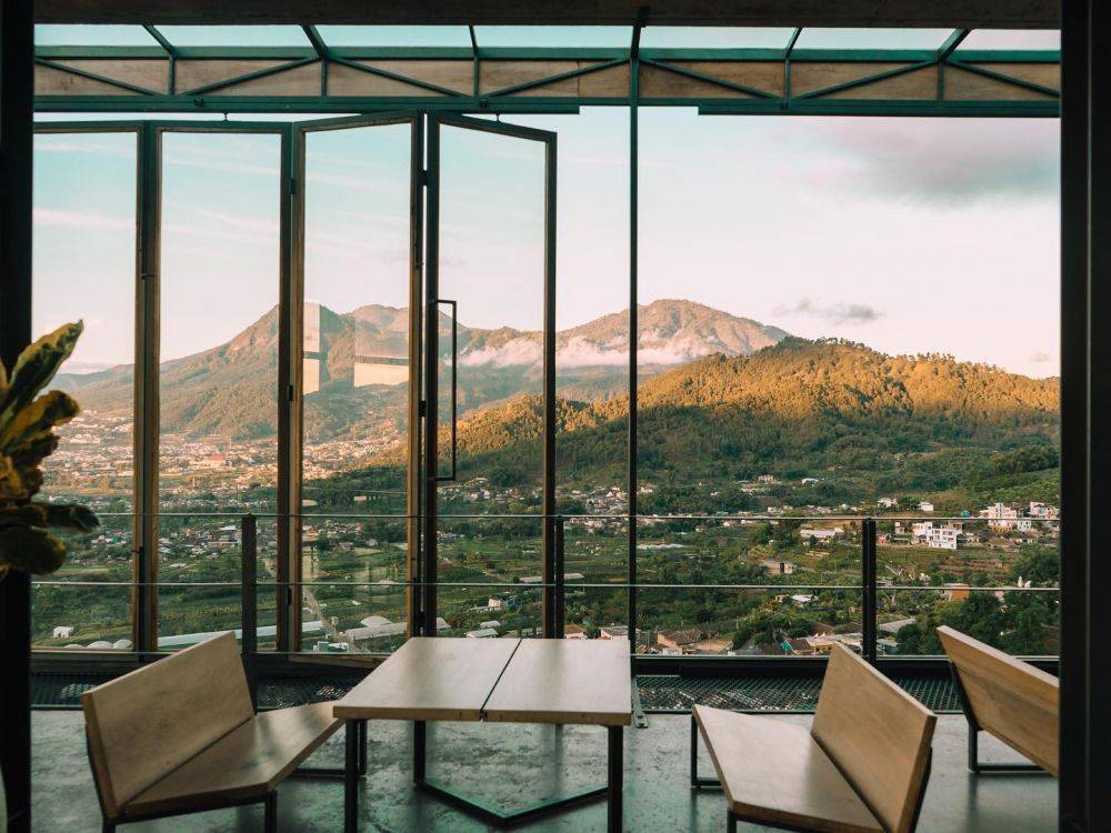 6 Rekomendasi Kafe Kota Batu Malang Dengan Pemandangan Pegunungan Yang Indah 6