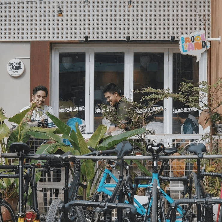 7 Cafe Kekinian Jakarta yang Wajib Dikunjungi Oleh Komunitas Sepeda 2