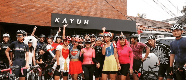 7 Cafe Kekinian Jakarta yang Wajib Dikunjungi Oleh Komunitas Sepeda 7