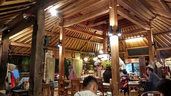 7 Rekomendasi Tempat Makan Dago Terpopuler Dengan Pemandangan Cantik 5