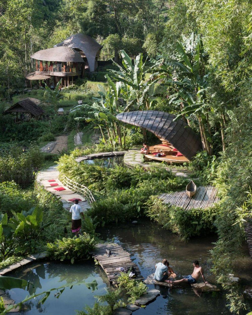 Nikmati Sensasi Menginap di 5 Water Villa Bali Terpopuler 2