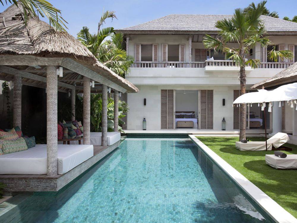 Nikmati Sensasi Menginap di 5 Water Villa Bali Terpopuler