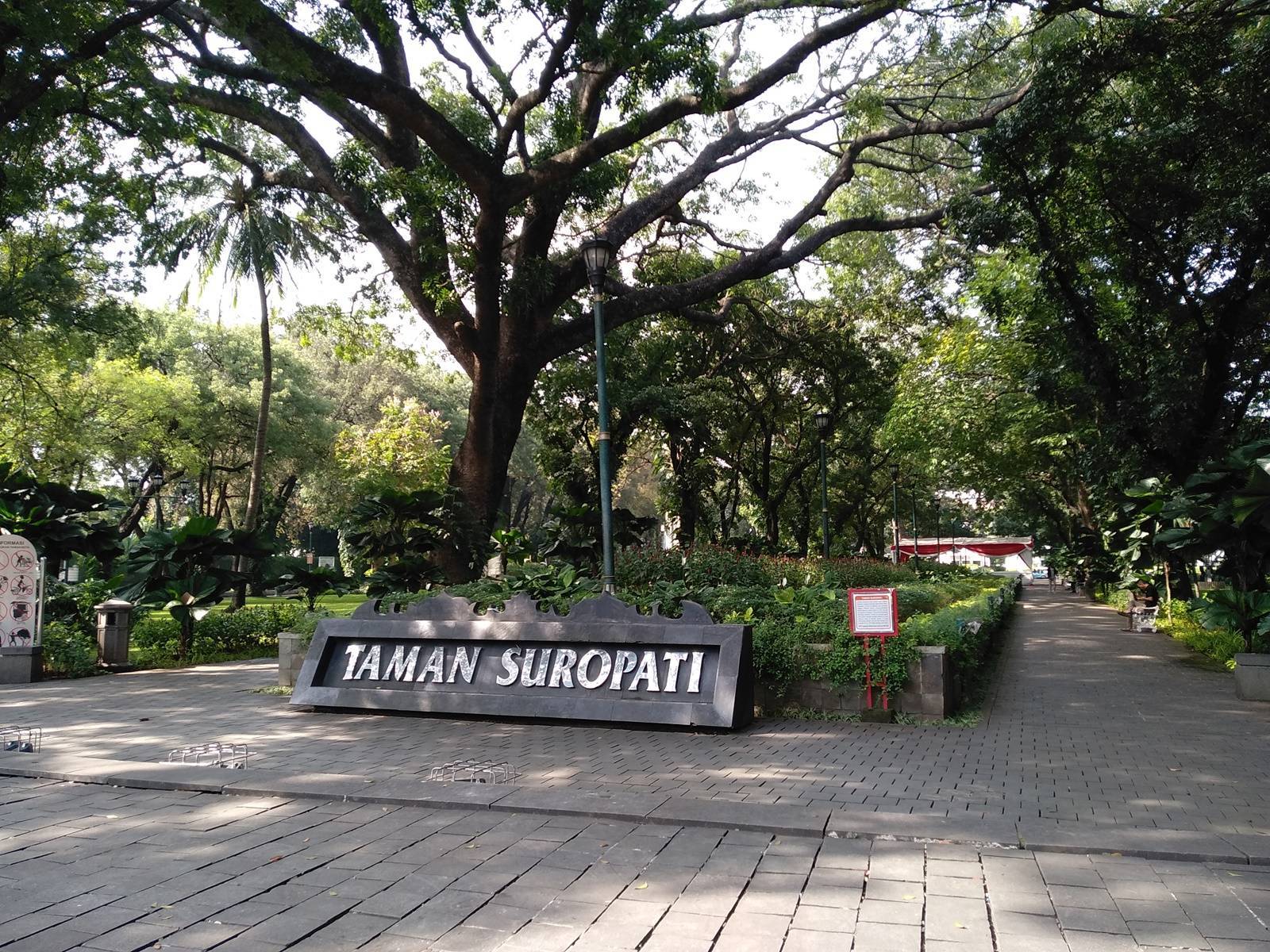 Santai Sambil Berolahraga di 5 Tempat Jogging Jakarta Terbaik 4