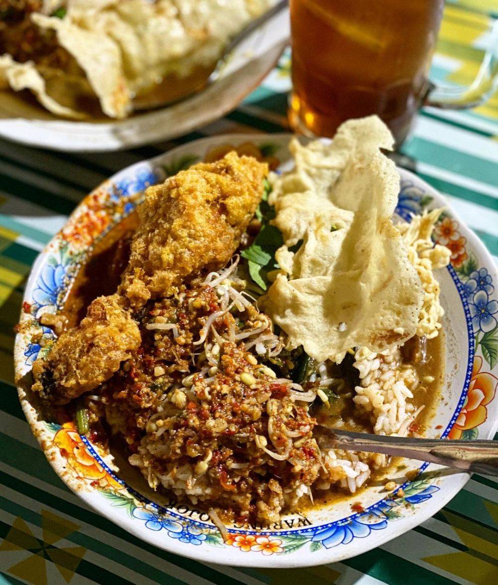 5 Nasi Pecel Terenak Surabaya Dengan Pilihan Lauk Berlimpah 2