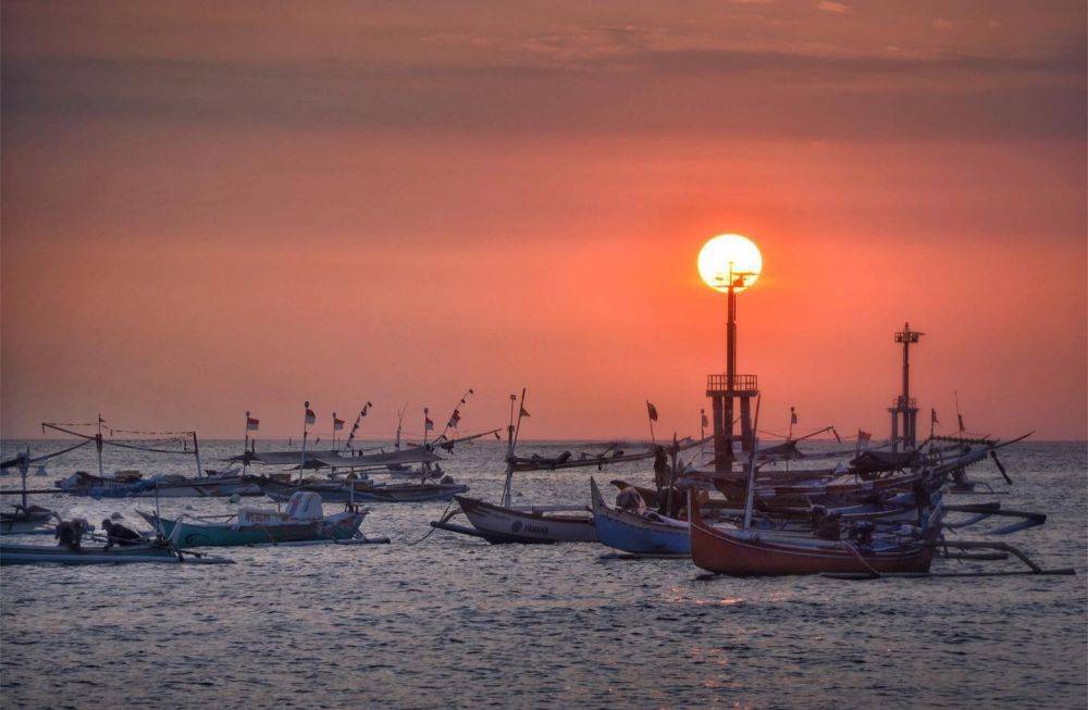 5 Pantai Jimbaran Bali dengan Pemandangan Sunset Paling Spektakuler 2