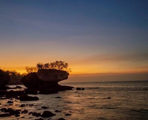 5 Pantai Jimbaran Bali dengan Pemandangan Sunset Paling Spektakuler 3