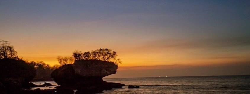 5 Pantai Jimbaran Bali dengan Pemandangan Sunset Paling Spektakuler 3