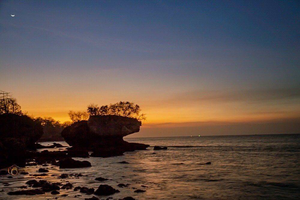 5 Pantai Jimbaran Bali dengan Pemandangan Sunset Paling Spektakuler 3
