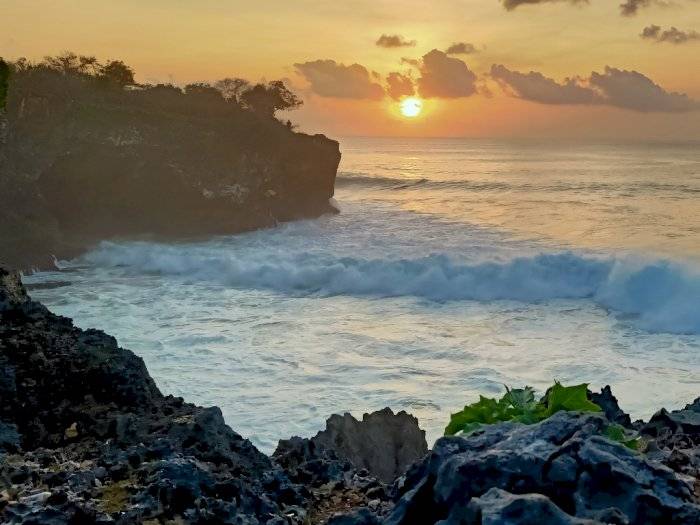 5 Pantai Jimbaran Bali dengan Pemandangan Sunset Paling Spektakuler