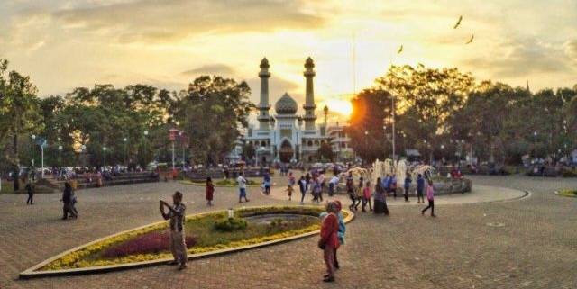 5 Tempat Ngabuburit Kota Malang Terpopuler dengan Pemandangan Indah dan Kuliner Lezat 5