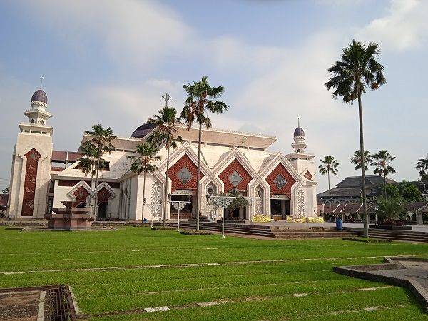 7 Masjid Megah Jakarta Terpopuler Yang Wajib Dikunjungi Saat Ramadan 2023 6