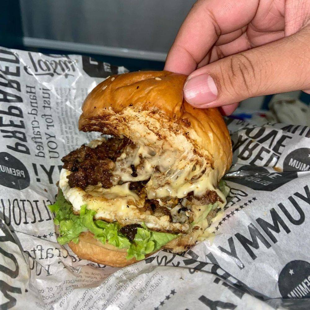 Jangan Lewatkan 5 Tempat Makan Burger Semarang Terlezat dan Terjangkau Mulai Dari Rp 10.000 3
