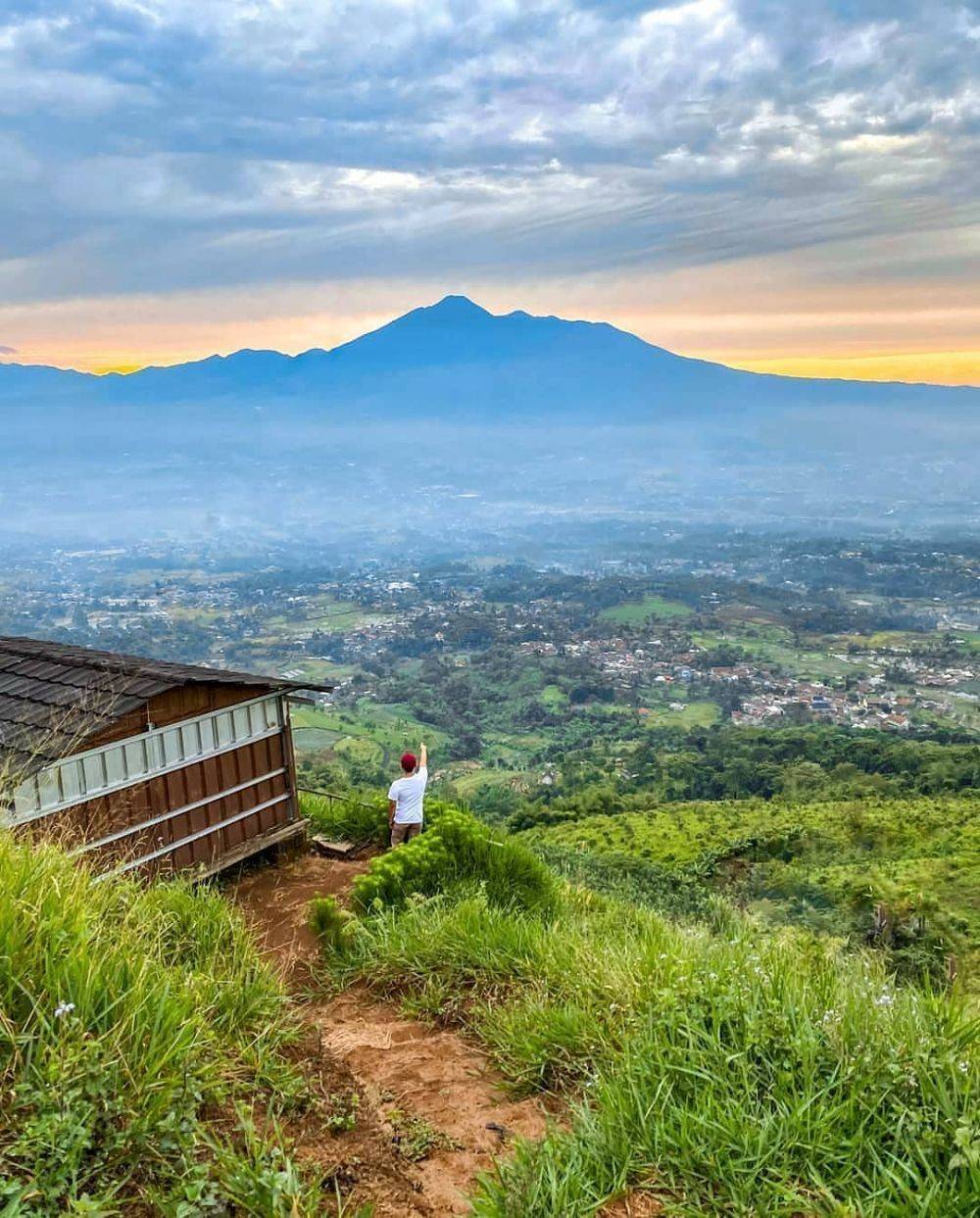 Tidak Hanya Puncak, Ini 7 Tempat Wisata Alam Bogor Terbaik Yang Wajib Kamu Kunjungi 6