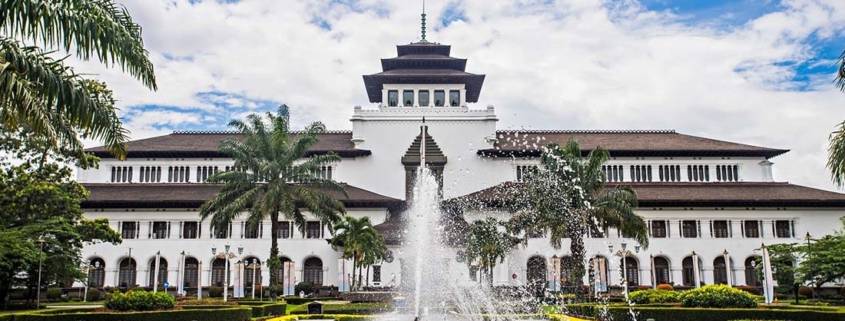 Kunjungi 7 Tempat Ngabuburit Bandung Terbaik Untuk Menanti Azan Magrib 7