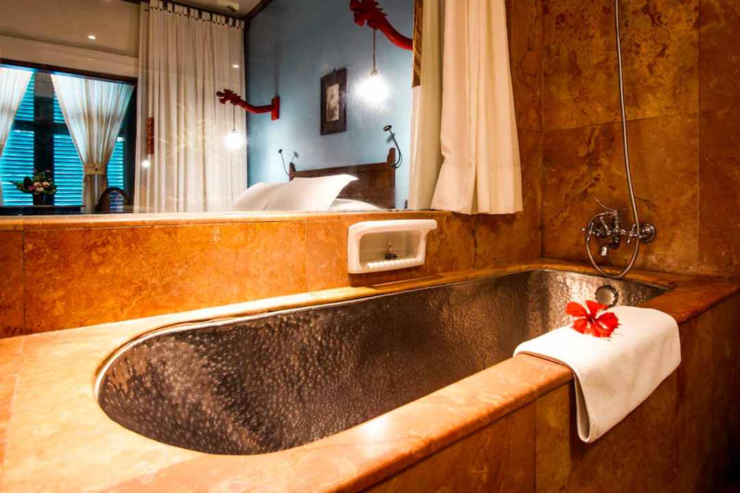 5 Hotel Mewah Malang Dilengkapi Dengan Bathtub, Nikmati Libur Weekend yang Penuh Kenyamanan! 3