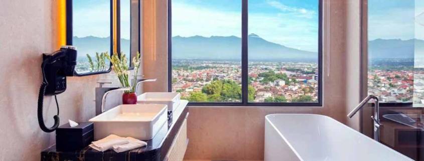 5 Hotel Mewah Malang Dilengkapi Dengan Bathtub, Nikmati Libur Weekend yang Penuh Kenyamanan!