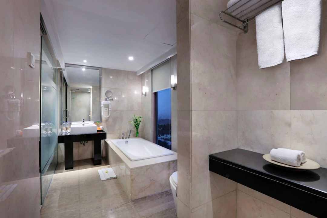 5 Hotel Semarang Terbaik Dengan Fasilitas Bathtub Yang Dijamin Bikin Betah