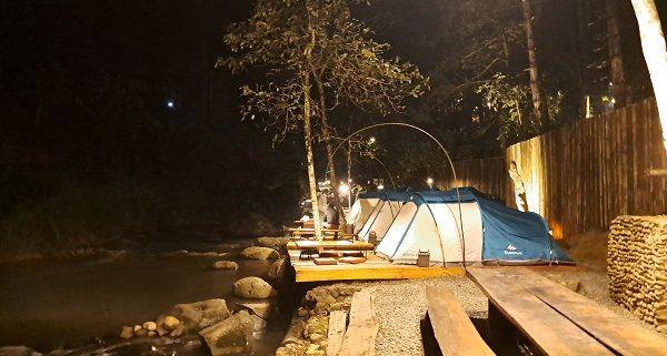 7 Destinasi Camping Pinggir Sungai Berikan Pengalaman Refreshing Tak Terlupakan