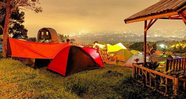 7 Spot Camping Bogor yang Wajib Dikunjungi Bareng Keluarga
