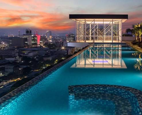 Bersantai dengan Pemandangan Menakjubkan di 5 Hotel Kolam Renang Rooftop Bandung 4