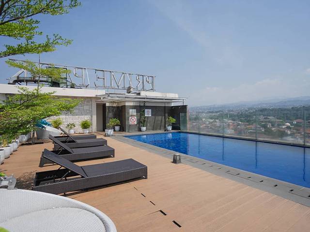 Bersantai dengan Pemandangan Menakjubkan di 5 Hotel Kolam Renang Rooftop Bandung 5