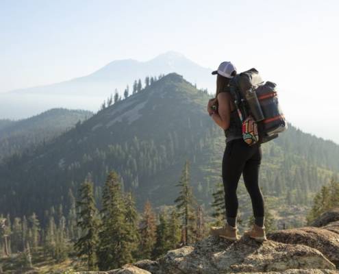 Cuaca Terik Ini Dia 5 Barang yang Harus Ada dalam Tas Traveling Kamu 4