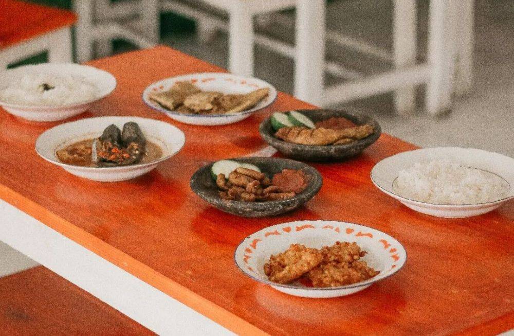 Inilah 3 Tempat Makan Enak dan Murah Bebas Refill Nasi di Malang yang Wajib Dicoba Anak Kos! 2