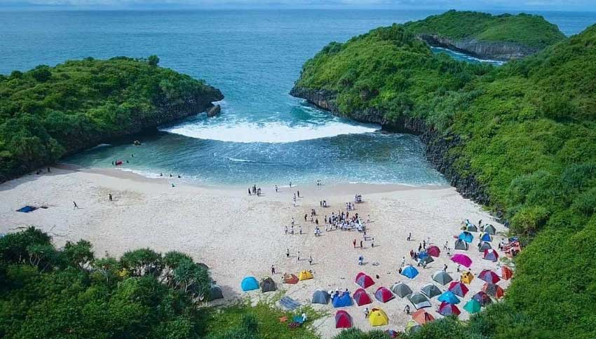 Menikmati Sunset di 6 Pantai Gunungkidul Tersembunyi Yang Indah Dan Mempesona 4