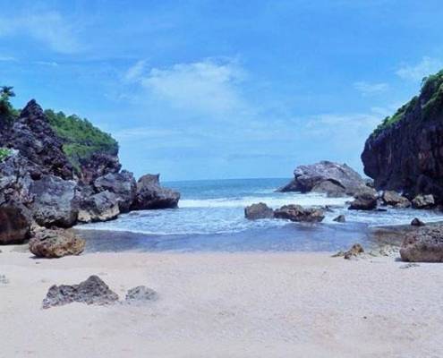 Menikmati Sunset di 6 Pantai Gunungkidul Tersembunyi Yang Indah Dan Mempesona