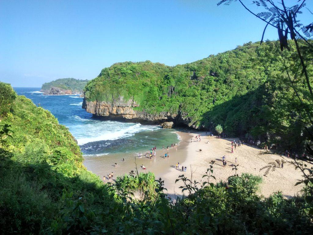 Menikmati Sunset di 6 Pantai Gunungkidul Tersembunyi Yang Indah Dan Mempesona 6