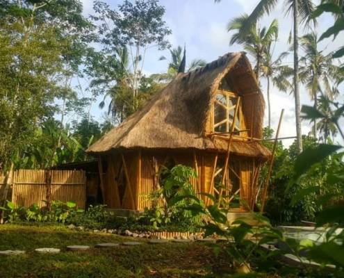 Merasakan Nuansa Alam Bali di 5 Hotel Bambu Bali Yang Terkenal Dan Tak Terlupakan 2