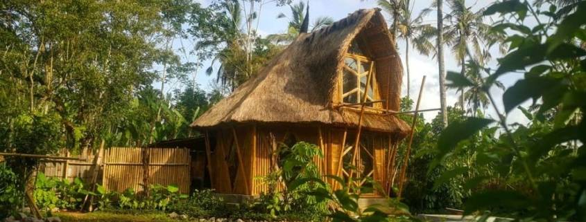 Merasakan Nuansa Alam Bali di 5 Hotel Bambu Bali Yang Terkenal Dan Tak Terlupakan 2