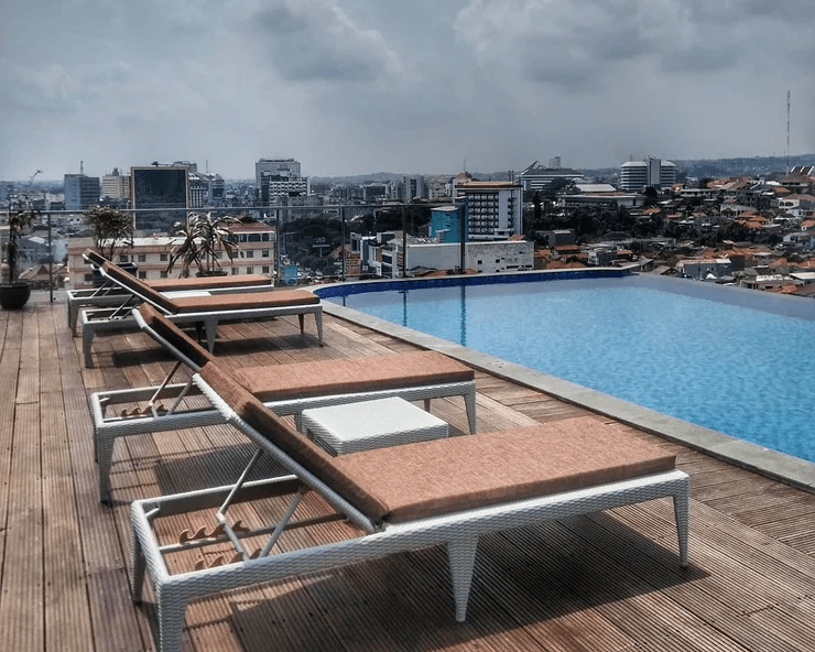 Nikmati Liburan Luar Biasa Di 5 Hotel Semarang Dengan Kolam Renang Infinity Pool Di Rooftop 2