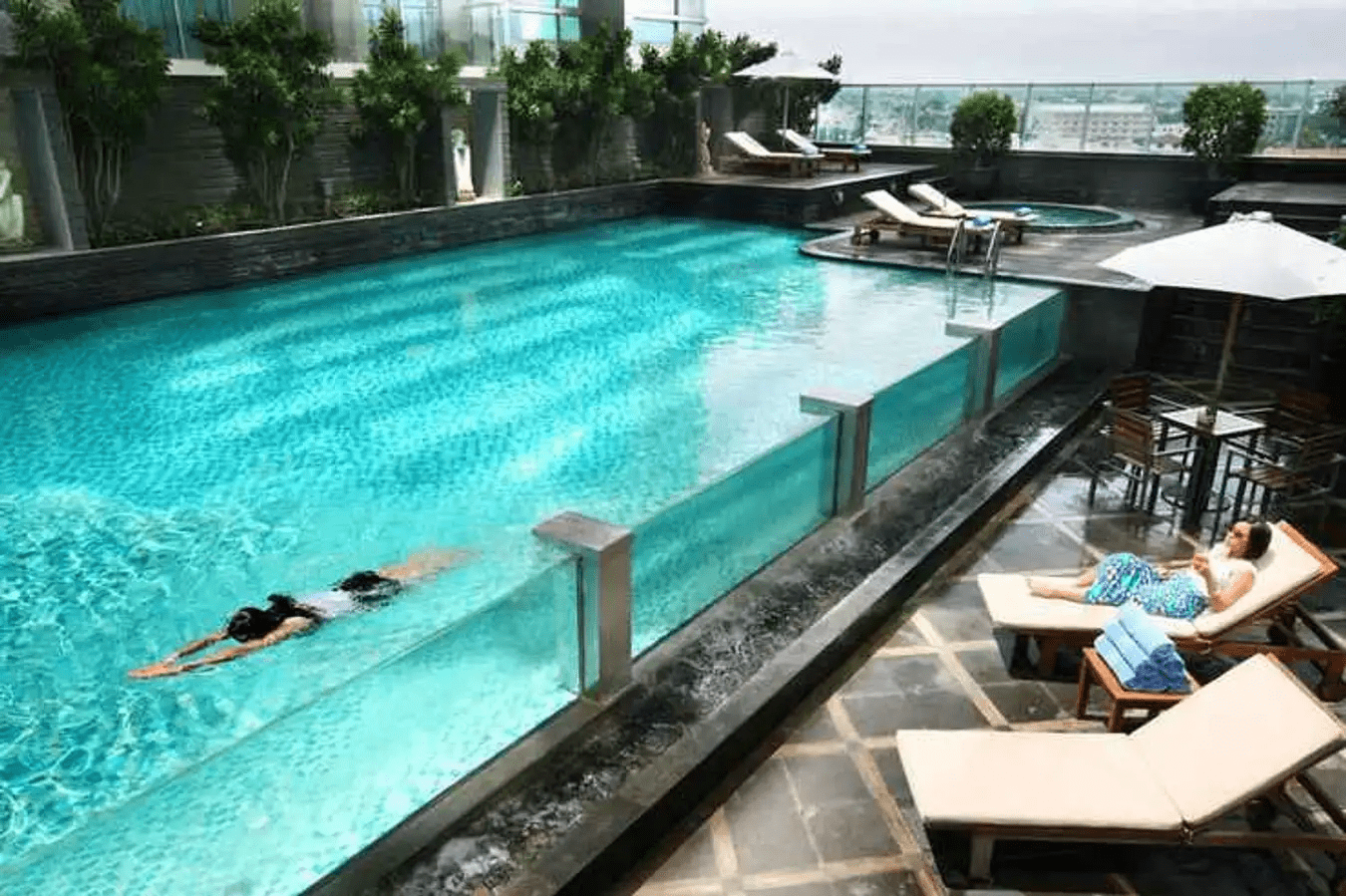 7 Hotel Mewah Medan Dengan Fasilitas Rooftop Pool Terbaik! 2